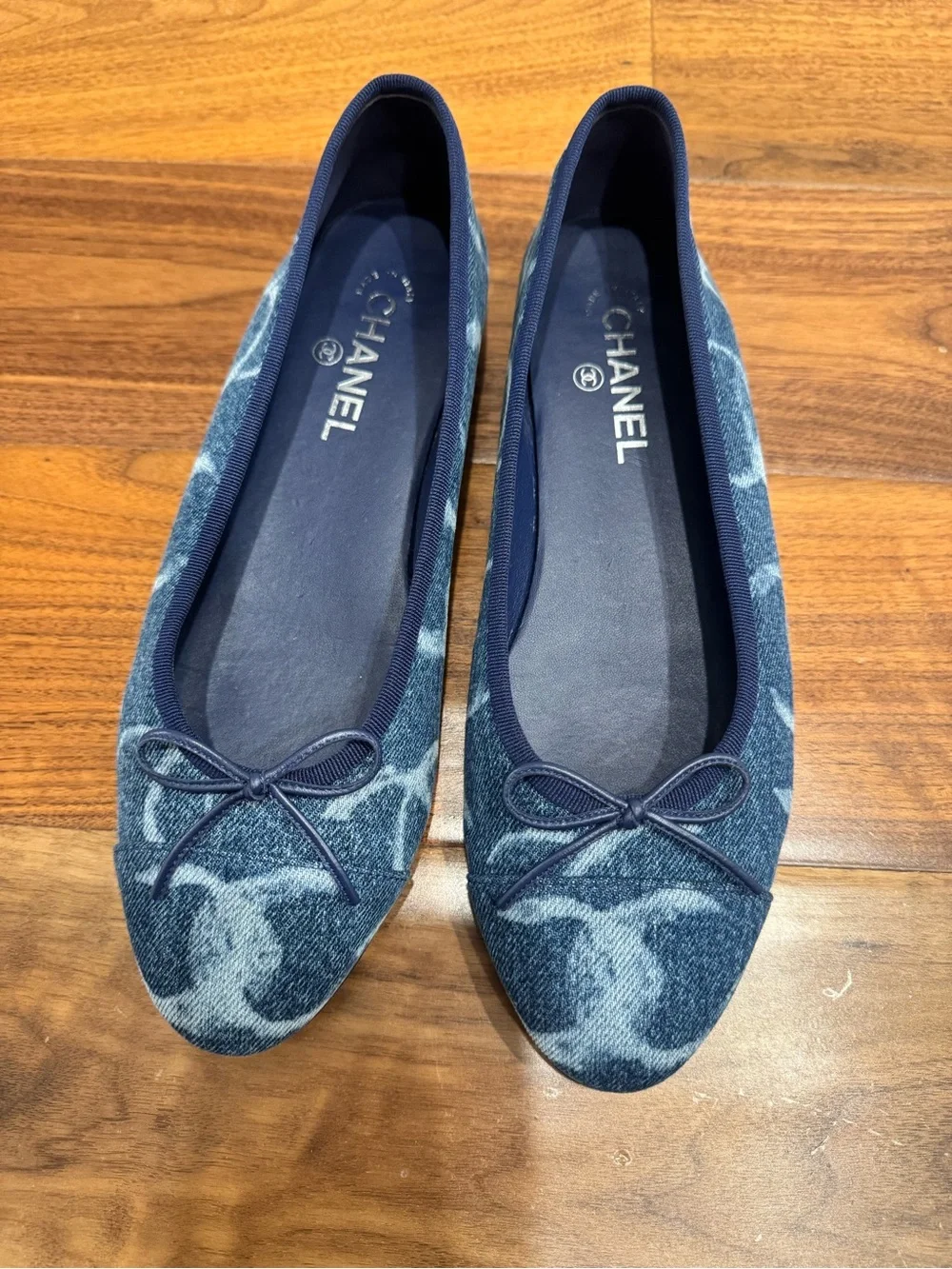 Chanel 2023 Printed Denim Blue White CC Logo Bow Tie Ballet Ballerina Flat